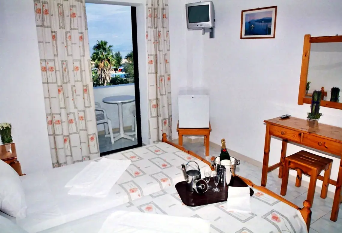 Pokój w hotelu Prassino Nissi