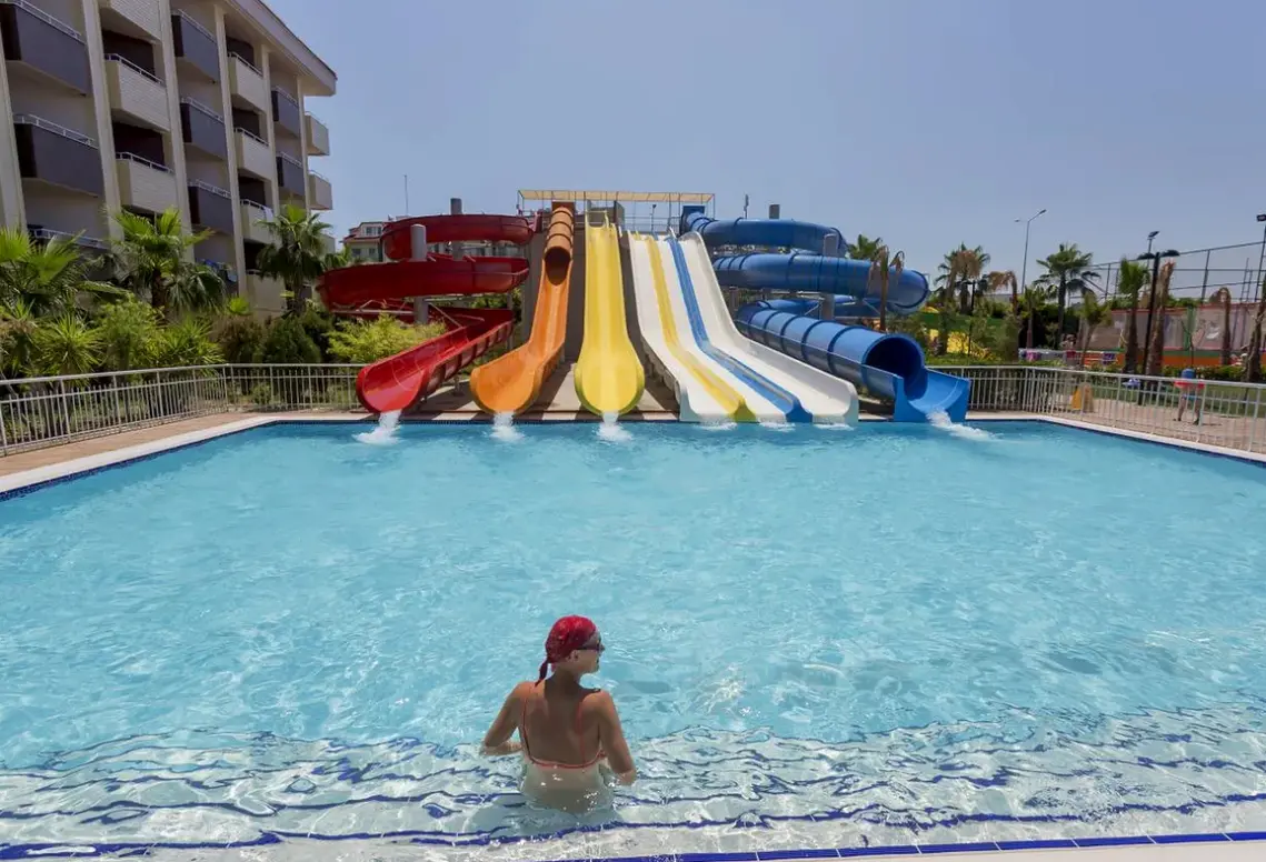 Basen w hotelu Primasol Hane Family Resort