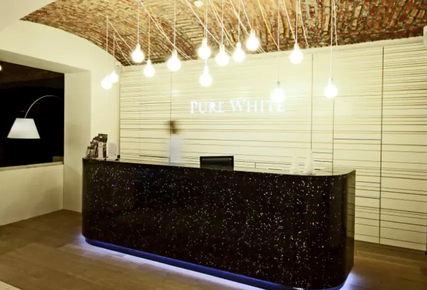 Lobby hotelu Pure White