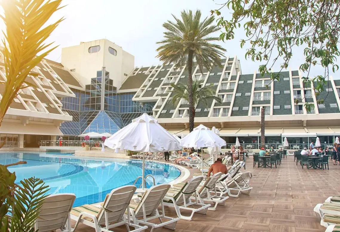 Basen w hotelu Queens Park Goynuk (Kemer)