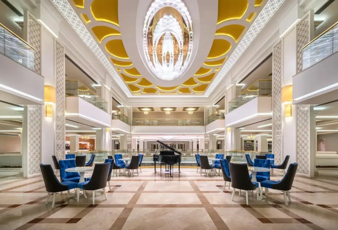 Lobby hotelu Rai Premium Tekirova (ex. Queens Park Tekirova)