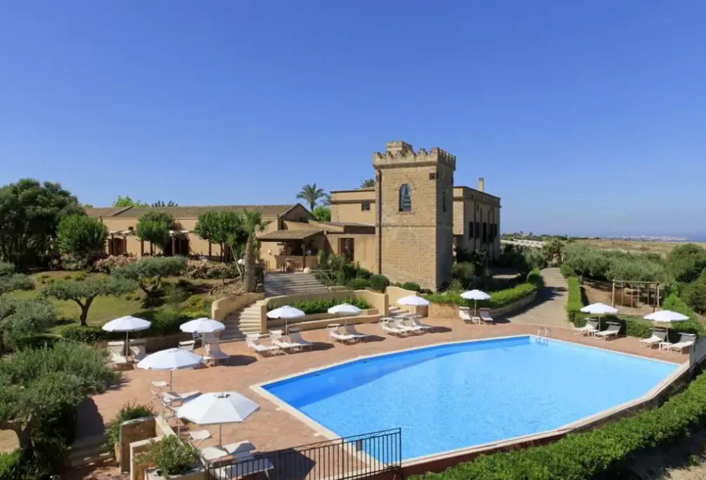 Basen w hotelu Resort Baglio Oneto