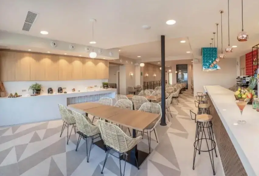 Restauracja i jedzenie w hotelu RH Canfali