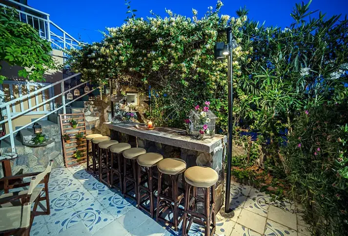 Restauracja i jedzenie w hotelu Roxani