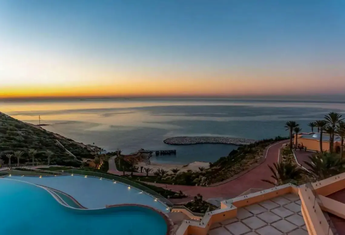 Widok z hotelu Royal Tulip Korbous Bay Thalasso & Springs