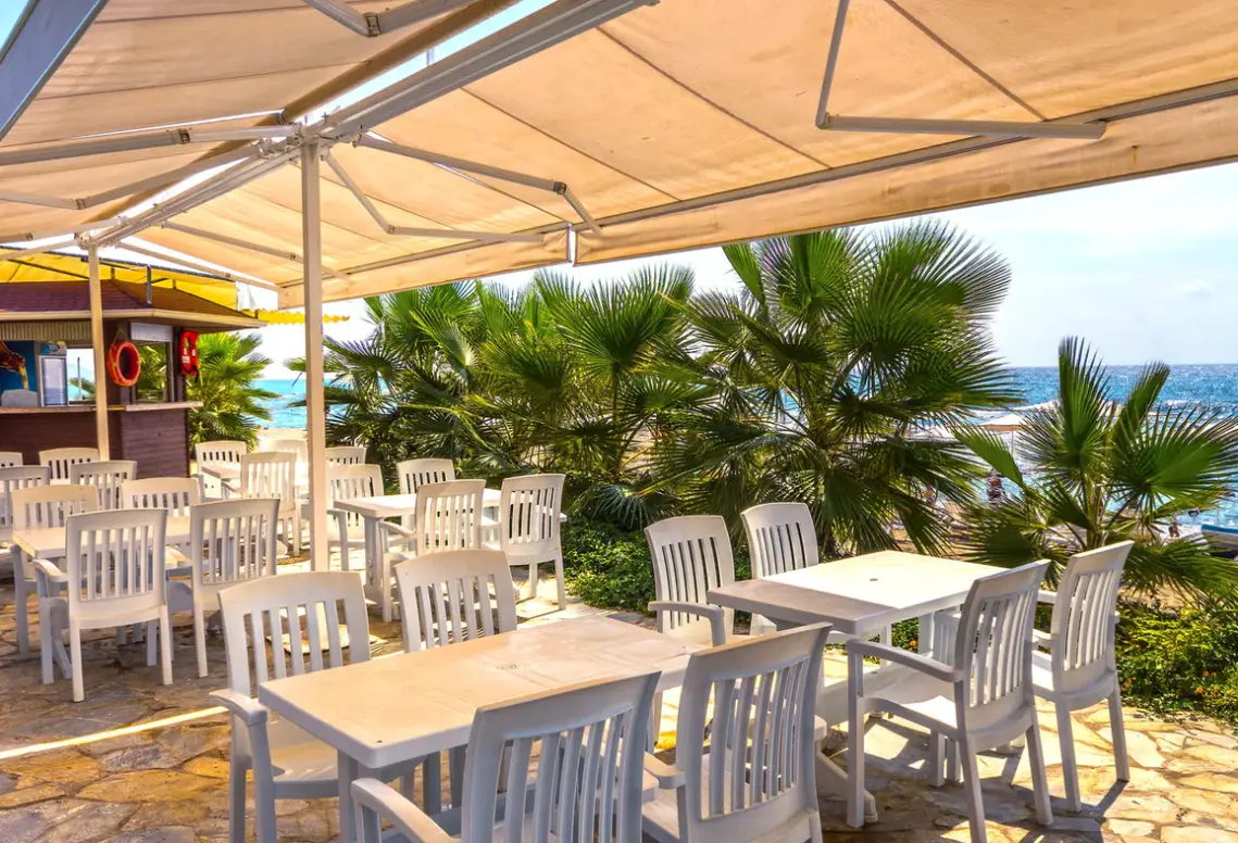 Plaża przy hotelu Saritas