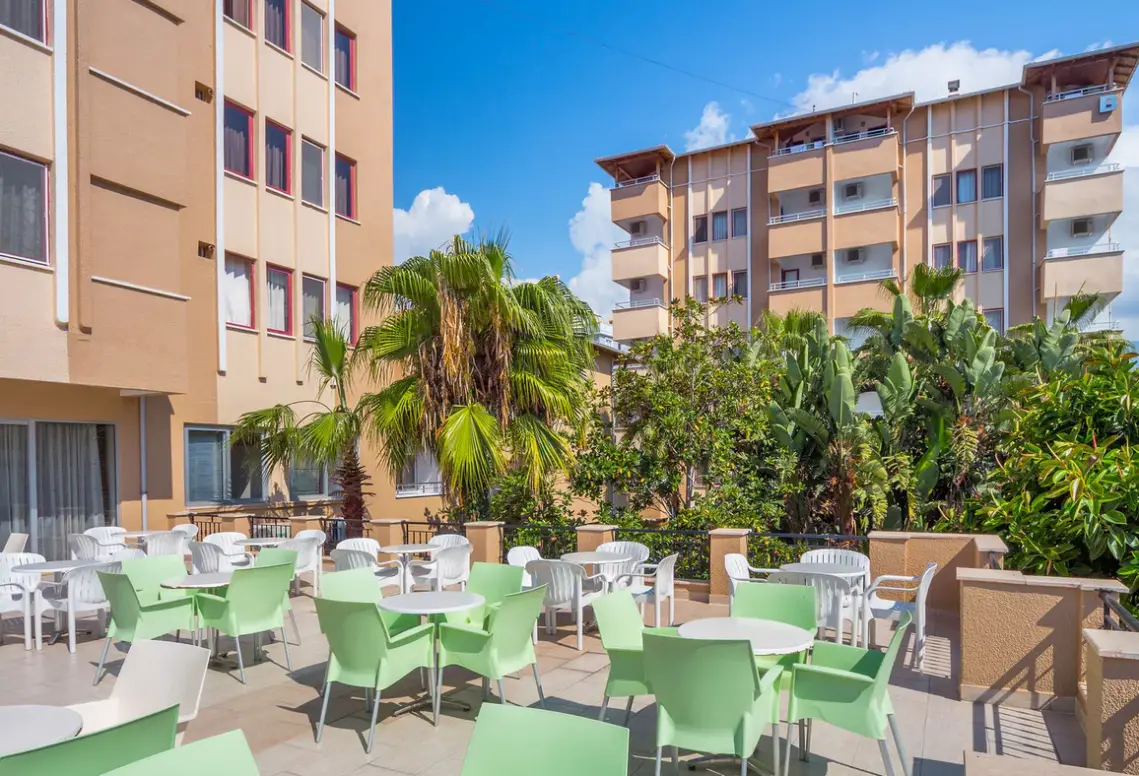 Restauracja i jedzenie w hotelu Saritas