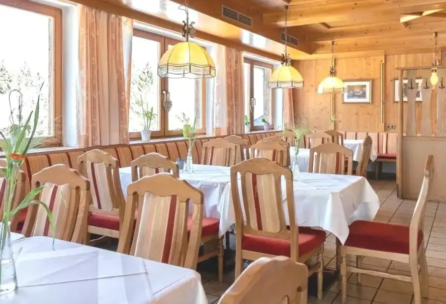 Restauracja i jedzenie w hotelu Schermer