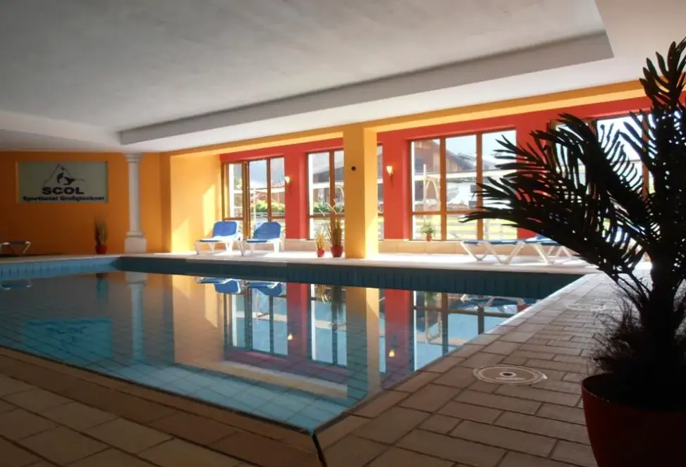 Basen w hotelu Scol Sporthotel Grossglockner