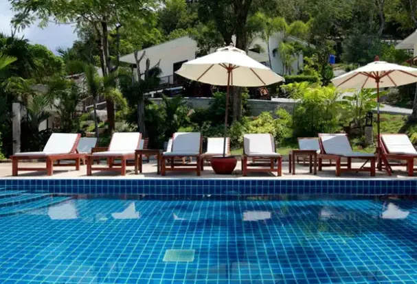Basen w hotelu Secret Cliff Villa