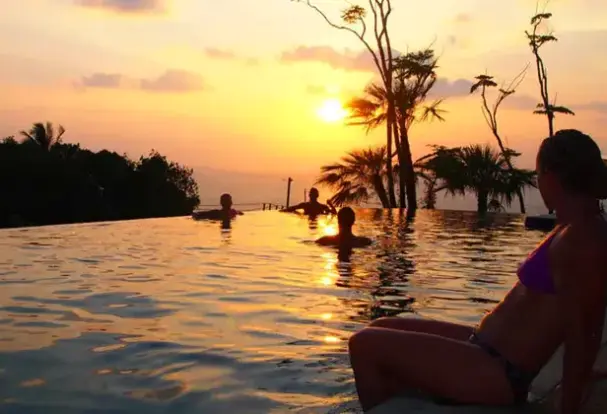 Basen w hotelu Secret Cliff Villa