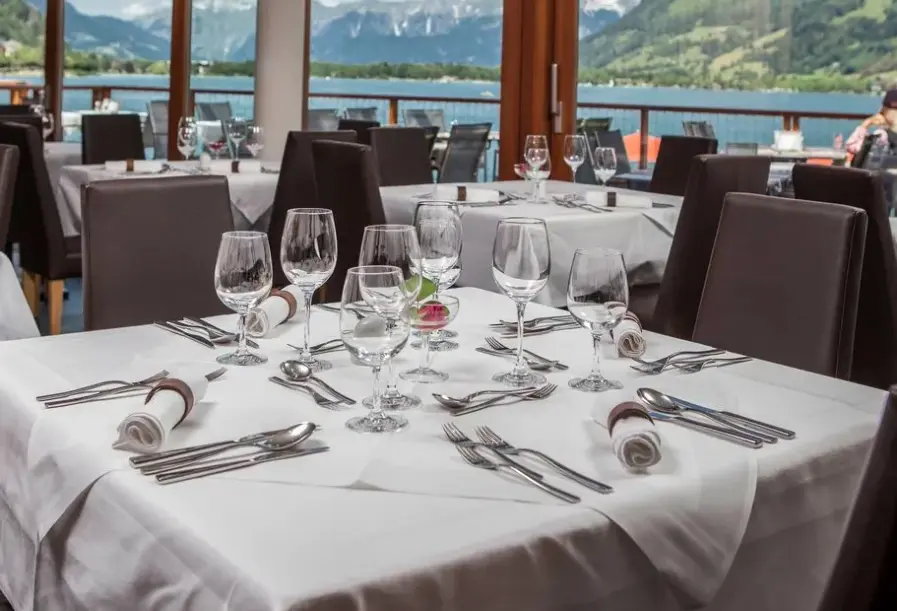 Restauracja i jedzenie w hotelu Seevilla Freiberg