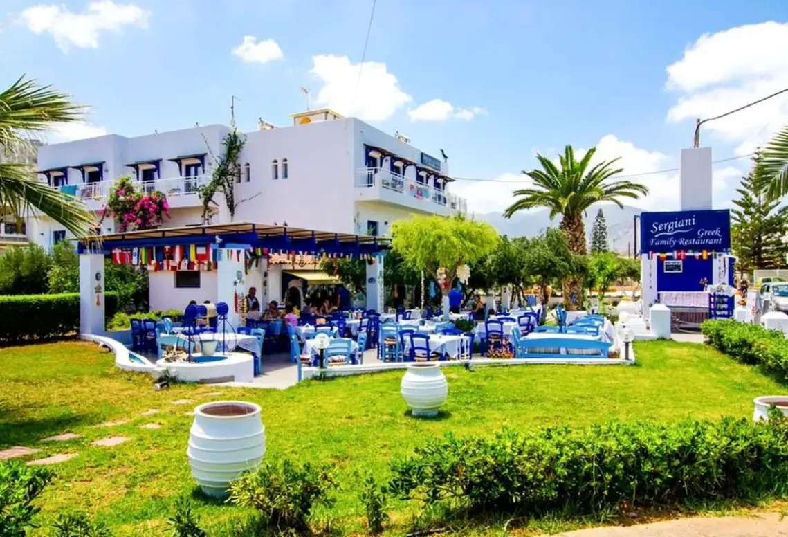 Restauracja i jedzenie w hotelu Sergiani Garden