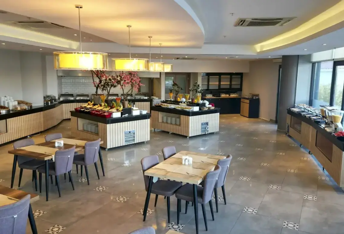 Restauracja i jedzenie w hotelu Seven For Life Thermal