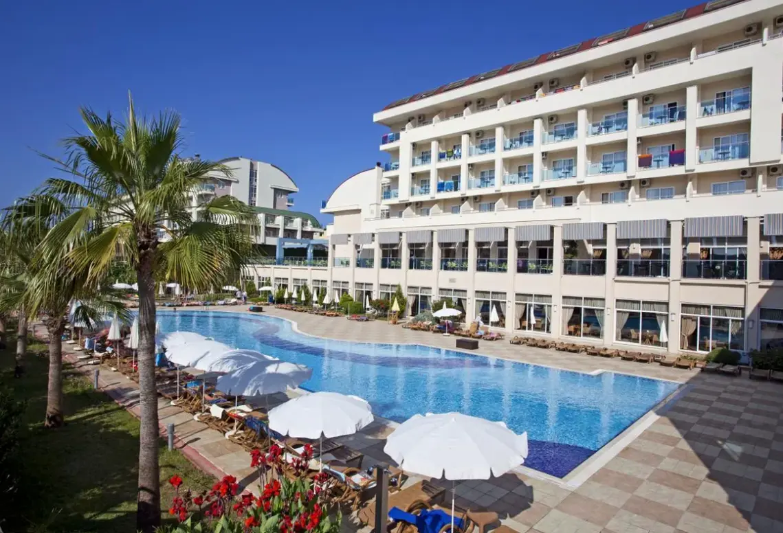 Basen w hotelu Solivia (Ex. Titan Select)