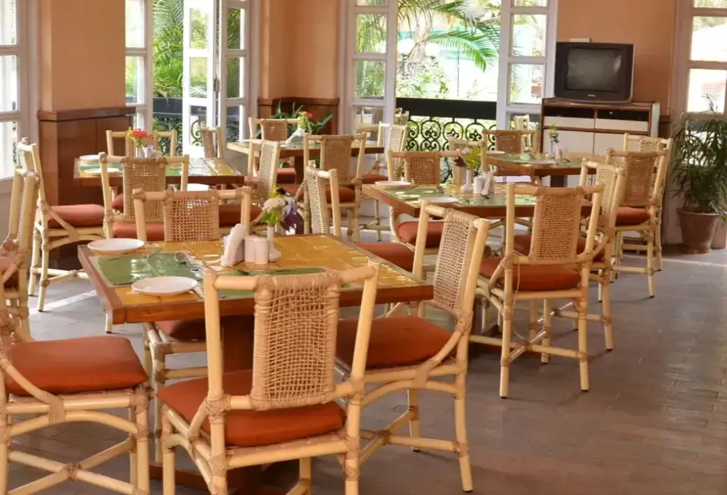 Restauracja i jedzenie w hotelu Sonesta Inns