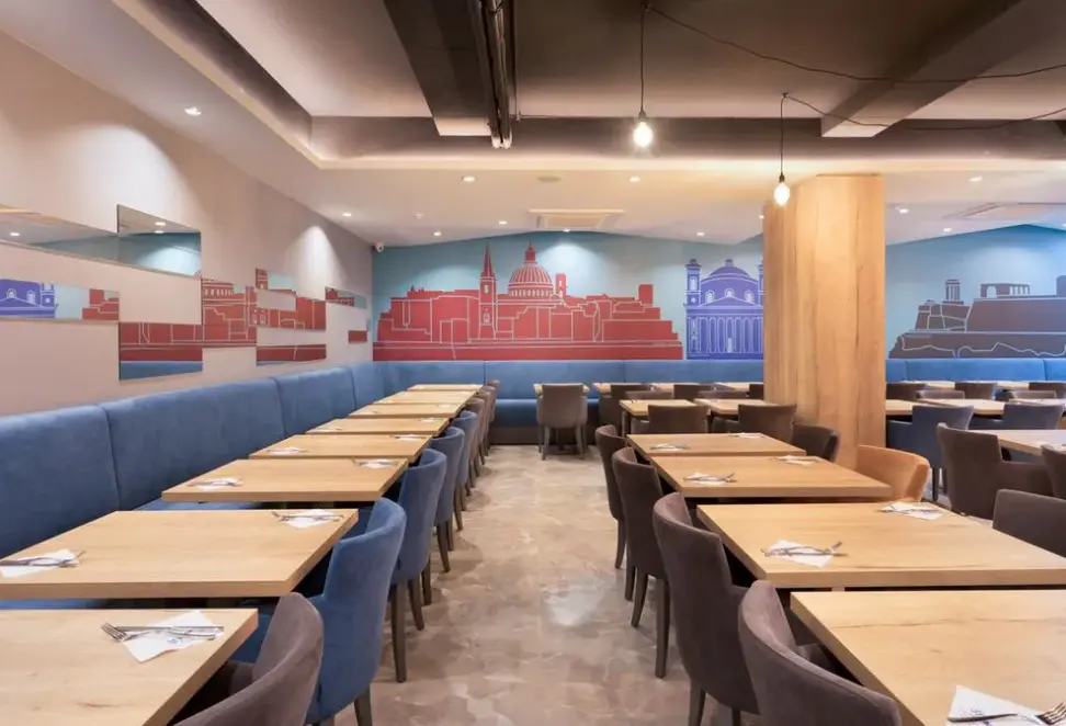 Restauracja i jedzenie w hotelu ST Azur