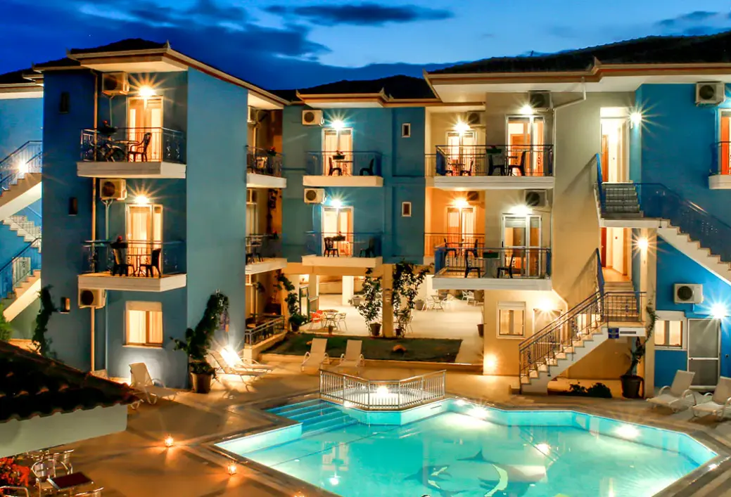Basen w hotelu Stratos (Afitos)