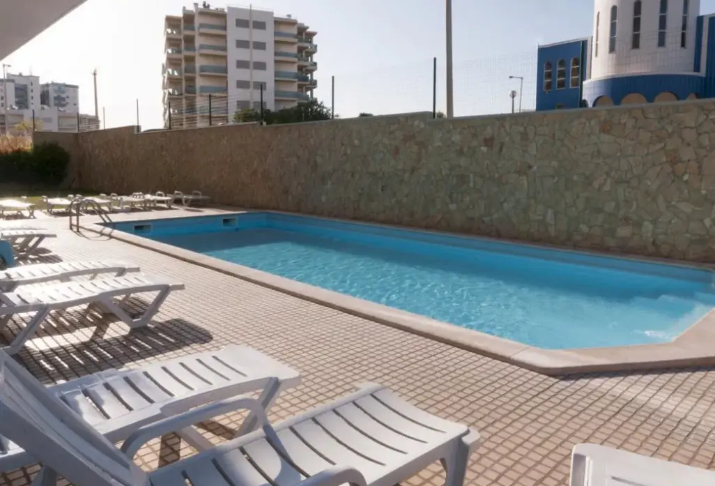 Basen w hotelu Studio 17 Atlantichotels