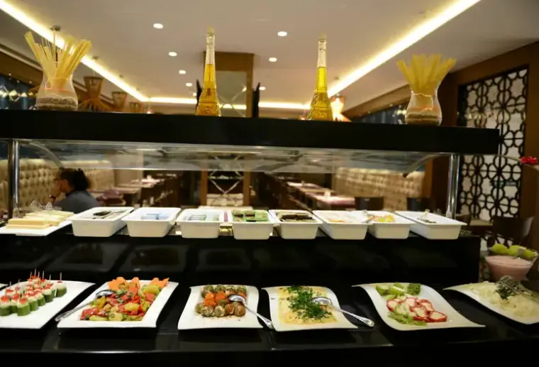 Restauracja i jedzenie w hotelu Style Sisli