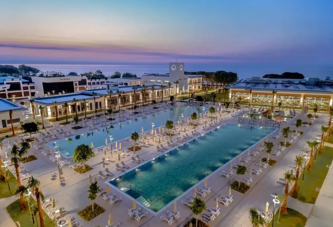 Basen w hotelu Swandor Kemer (ex. Pgs Kiris Resort)