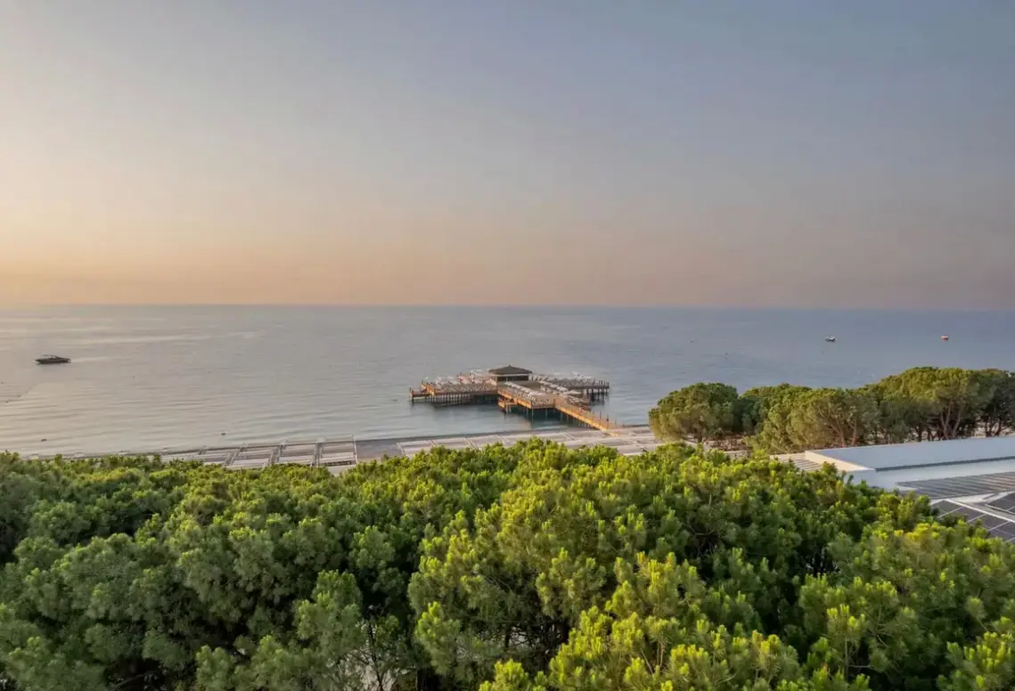 Plaża przy hotelu Swandor Kemer (ex. Pgs Kiris Resort)