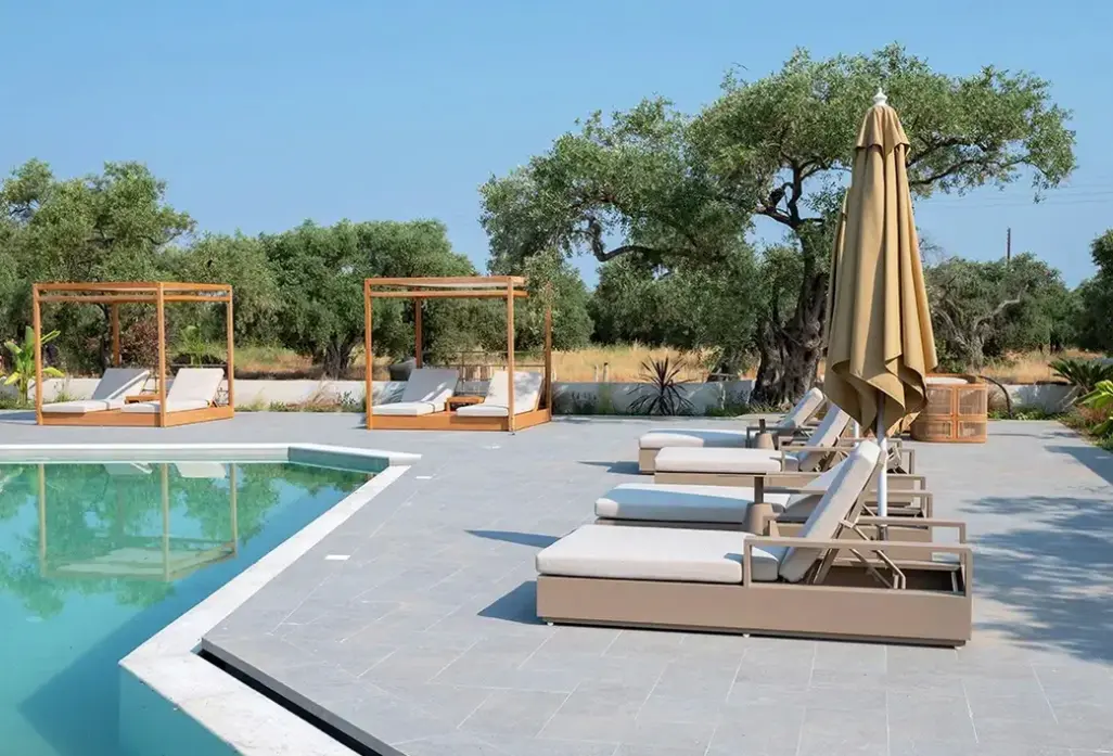 Basen w hotelu The Mini Resort