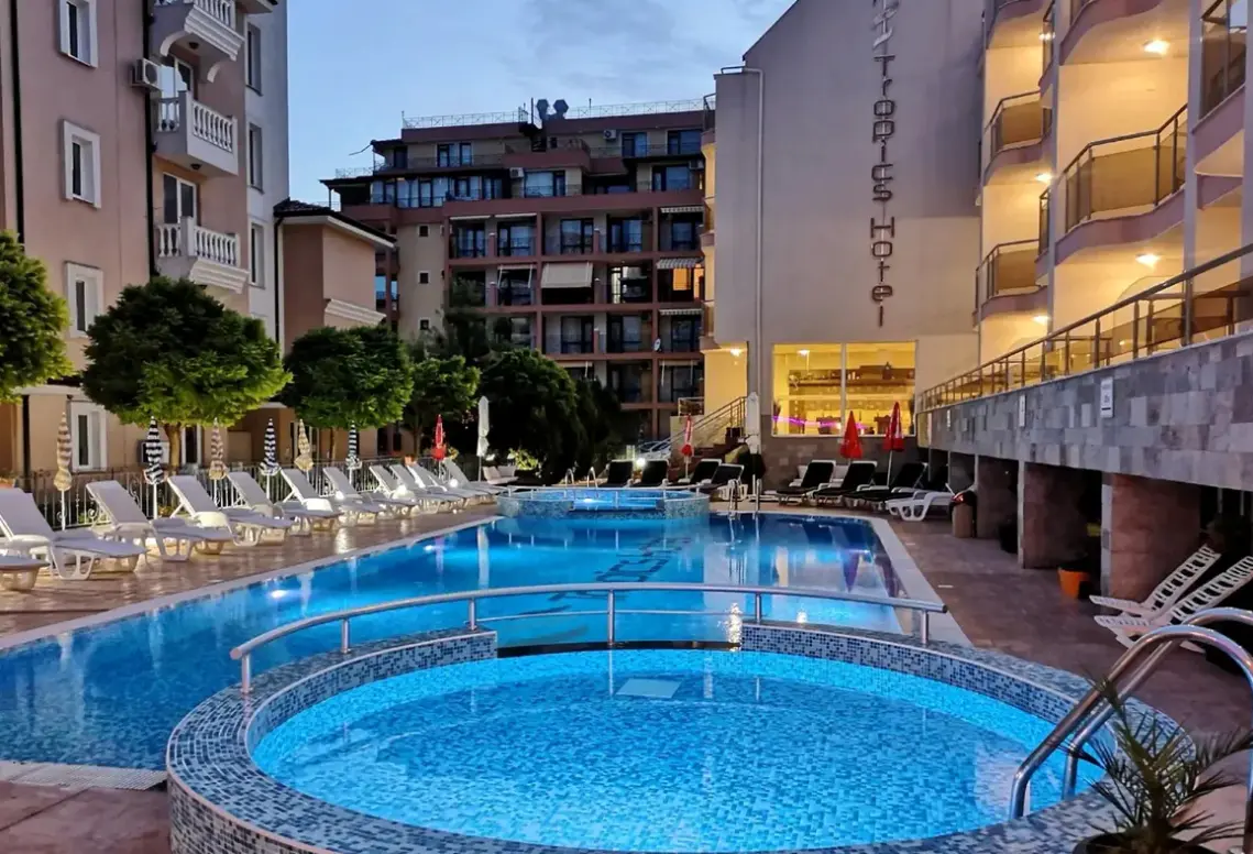 Hotel Tropics