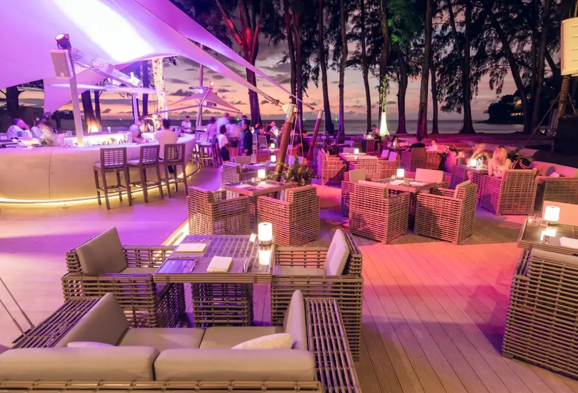 Restauracja i jedzenie w hotelu Twinpalms MontAzure
