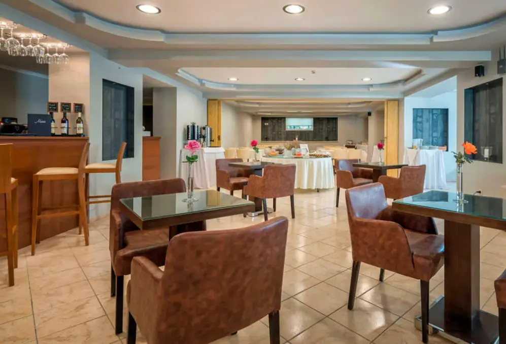 Restauracja i jedzenie w hotelu Varres