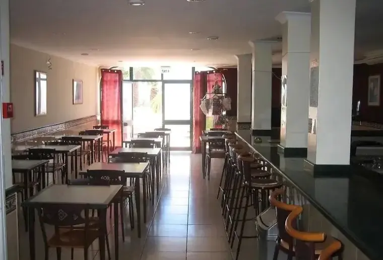 Restauracja i jedzenie w hotelu Vilamar Luz