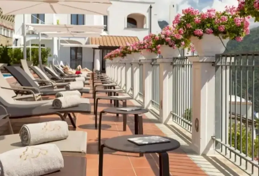 Basen w hotelu Villa Piedimonte