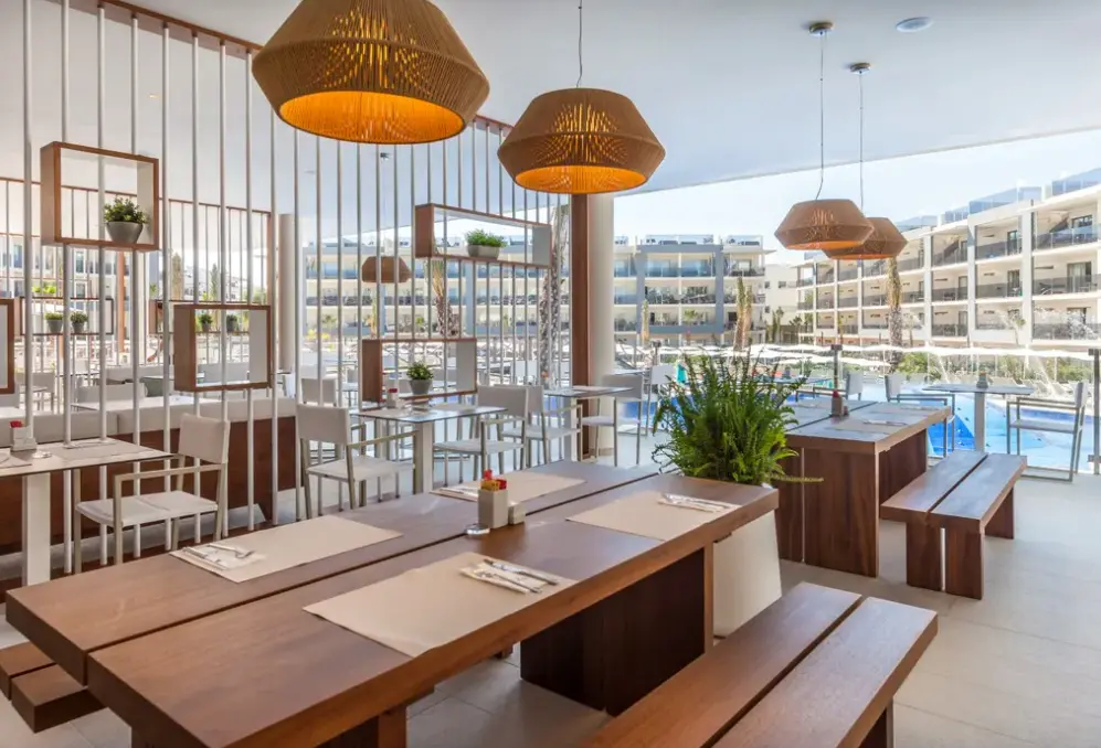Restauracja i jedzenie w hotelu Viva Zafiro Alcudia & Spa