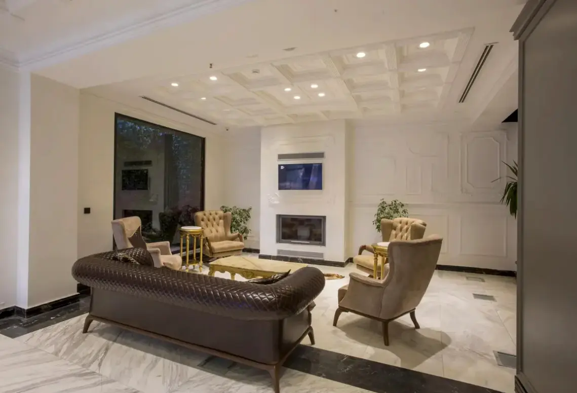 Lobby hotelu White Monarch