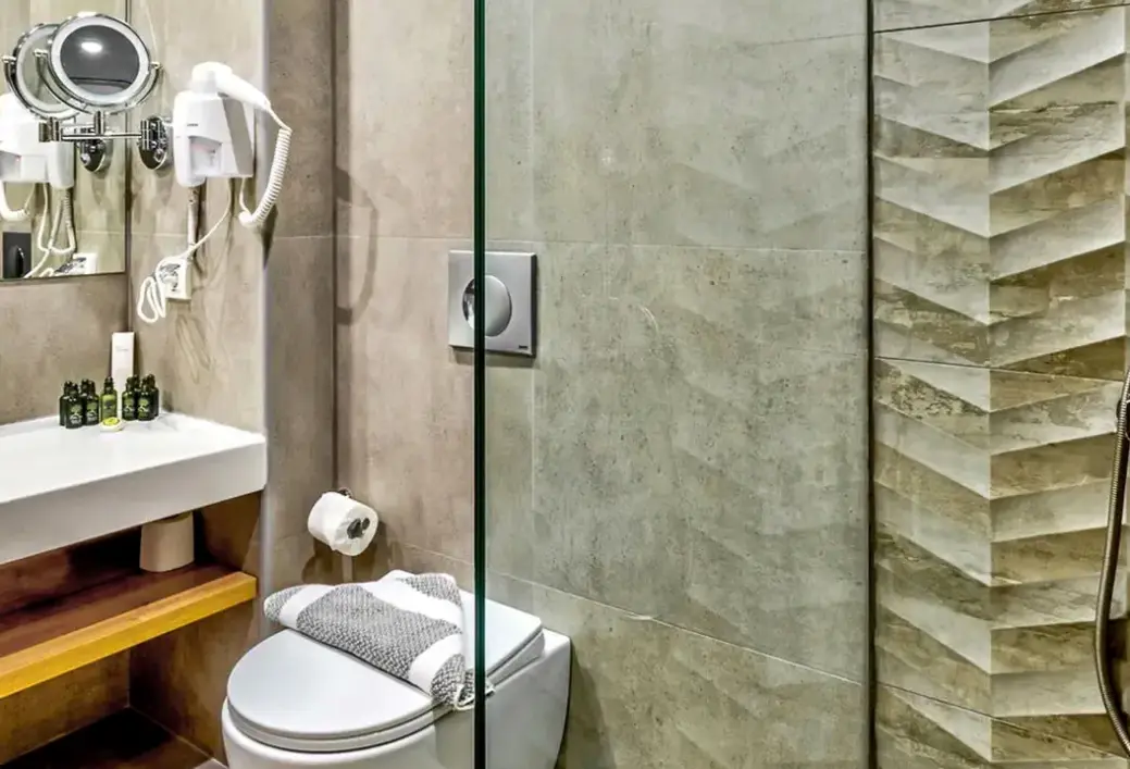 Łazienka w pokoju hotelu White Olive Elite Rethymno
