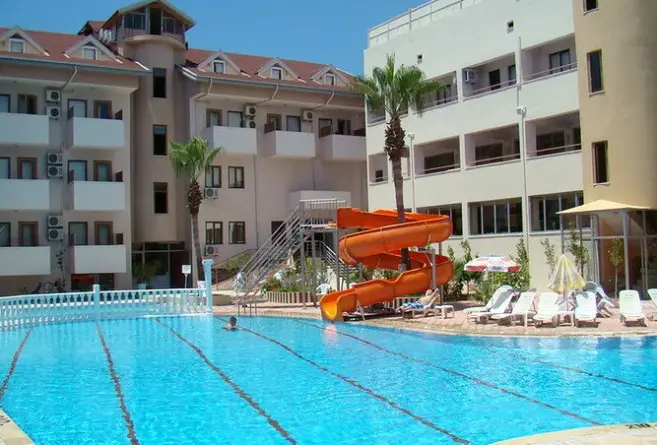 Basen w hotelu Yesiloz