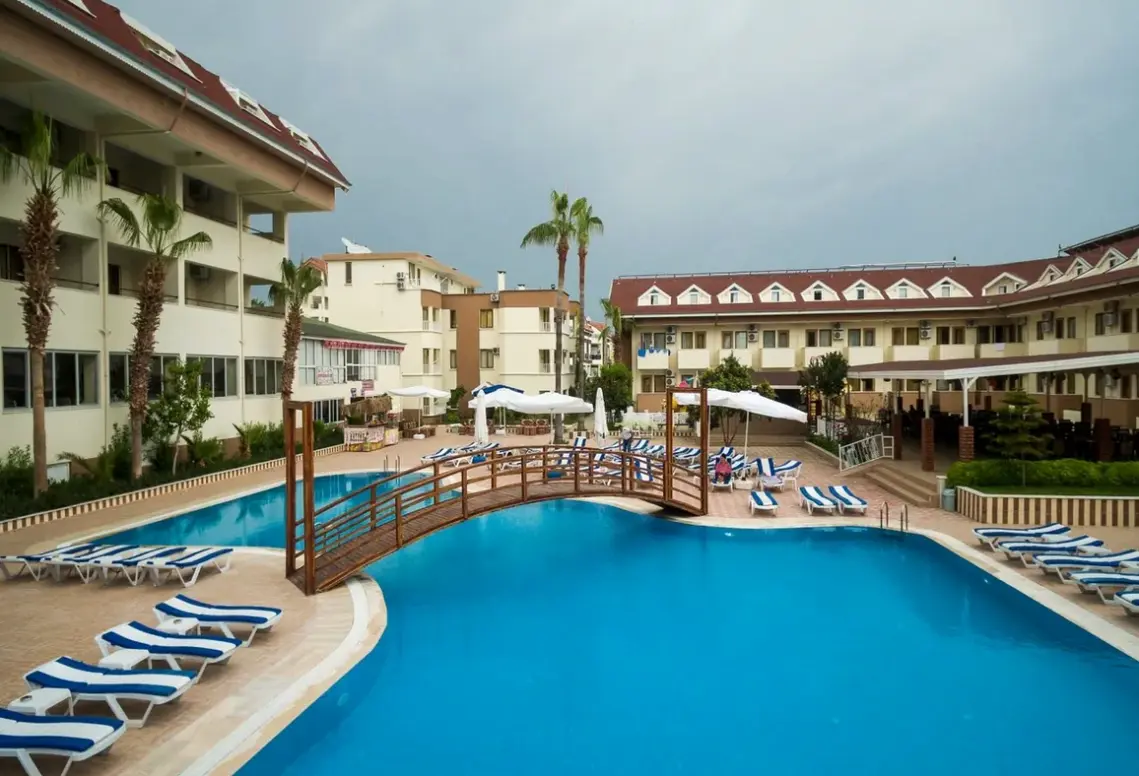 Basen w hotelu Yesiloz