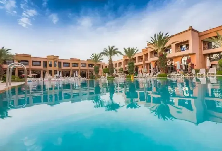 Basen w hotelu Zalagh Kasbah & Spa