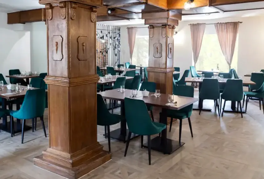 Restauracja i jedzenie w hotelu Zamek Nowęcin