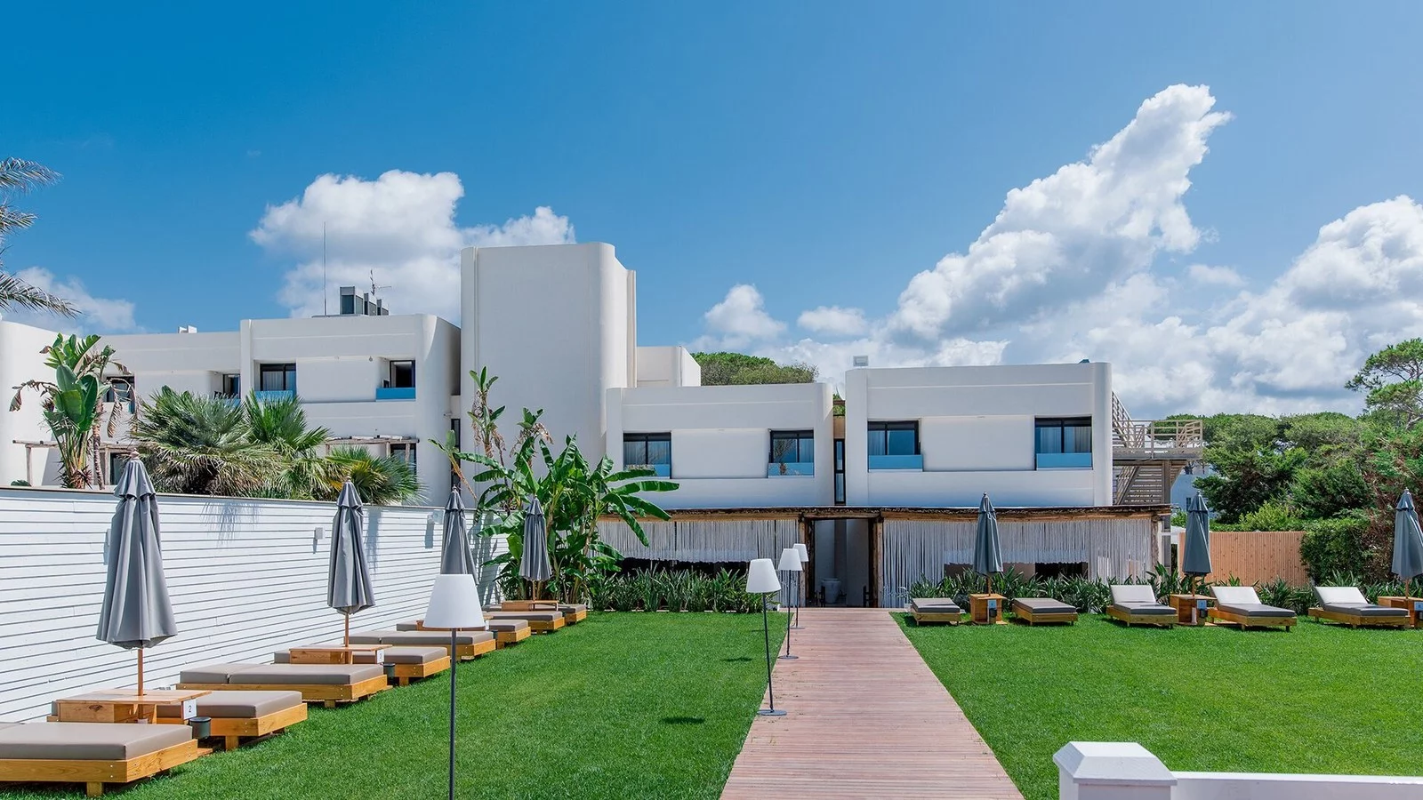 Hotel Cumeja Beach Club