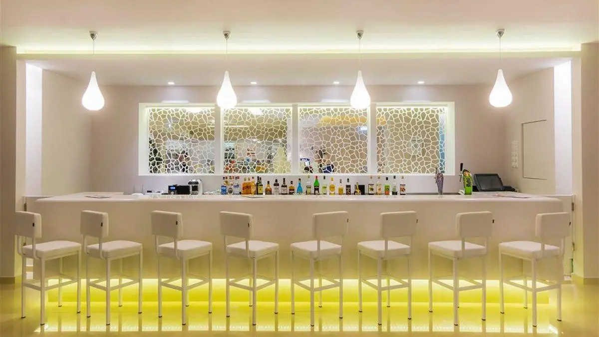 Aeolos Beach Resort — AEOLOS BEACH