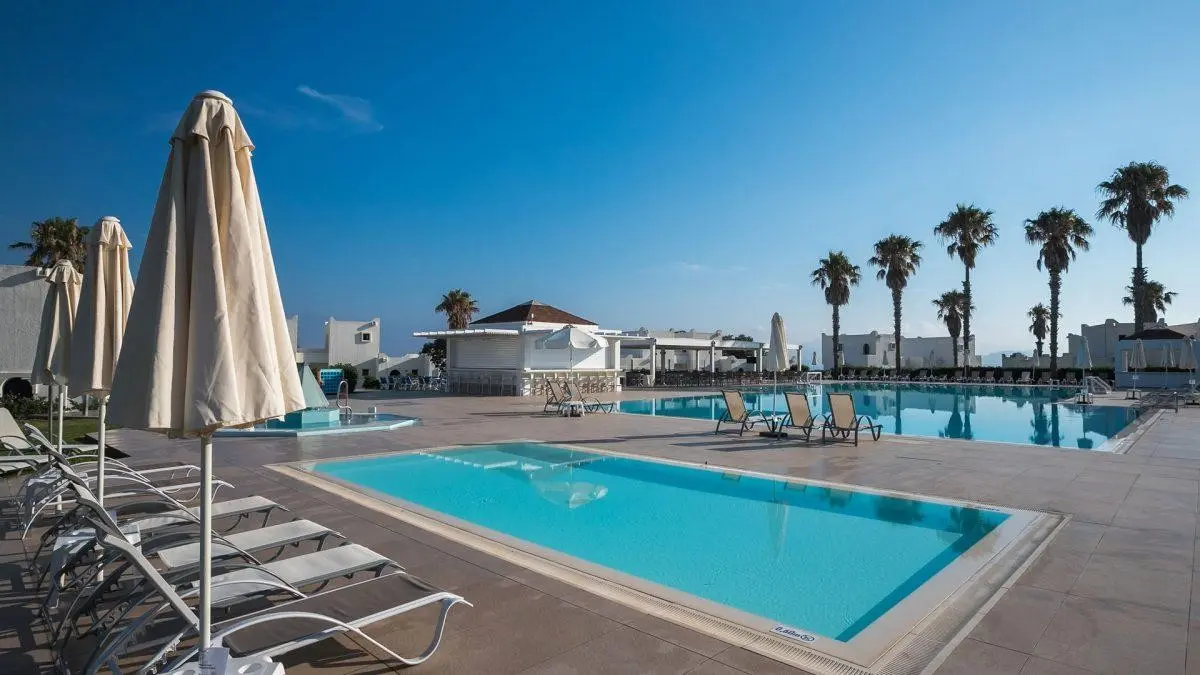 Aeolos Beach Resort — AEOLOS BEACH