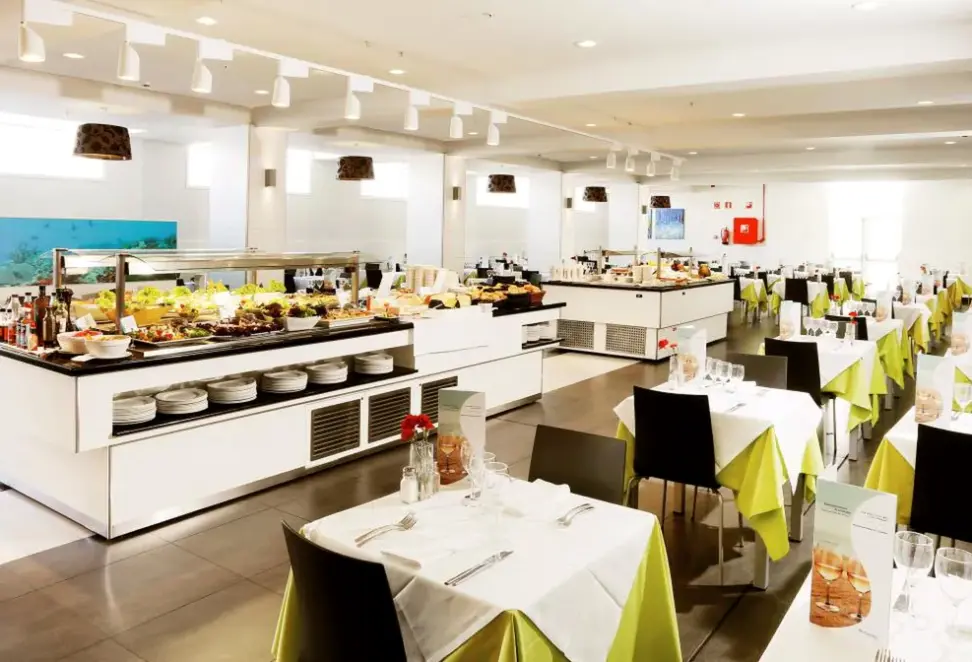 Restauracja i jedzenie w hotelu Aequora Lanzarote Suites