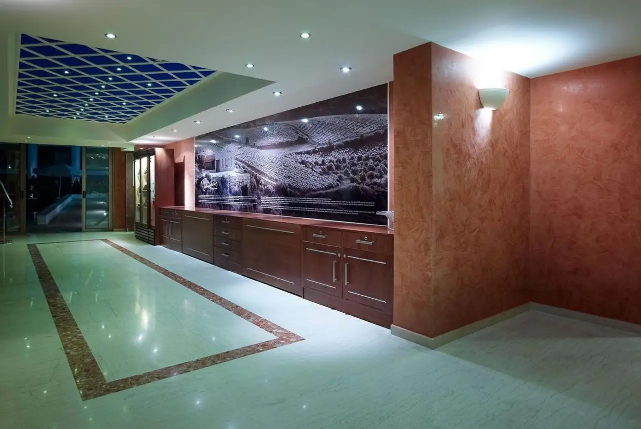 Albatros — ALBATROS HOTEL