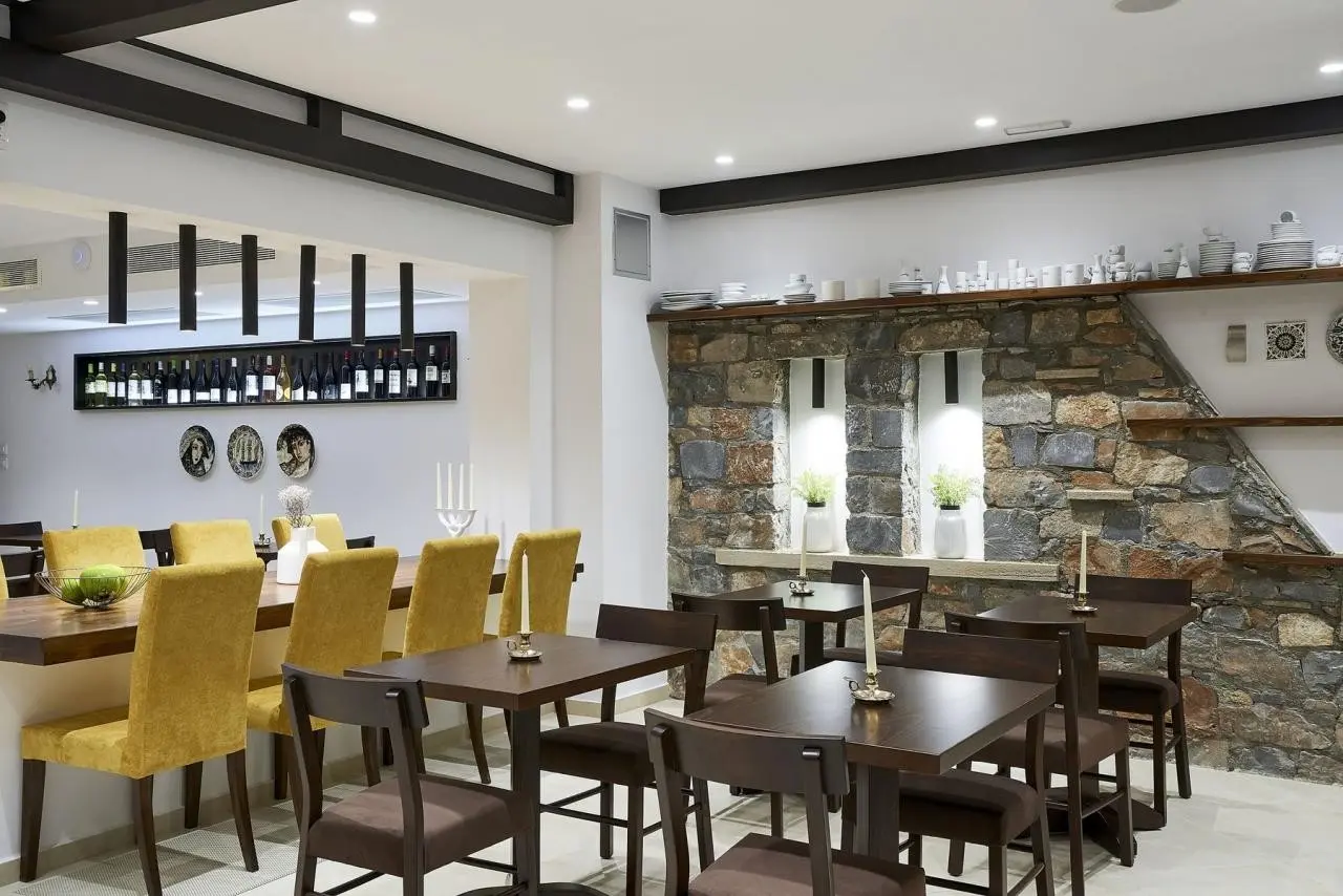 Albatros — ALBATROS HOTEL