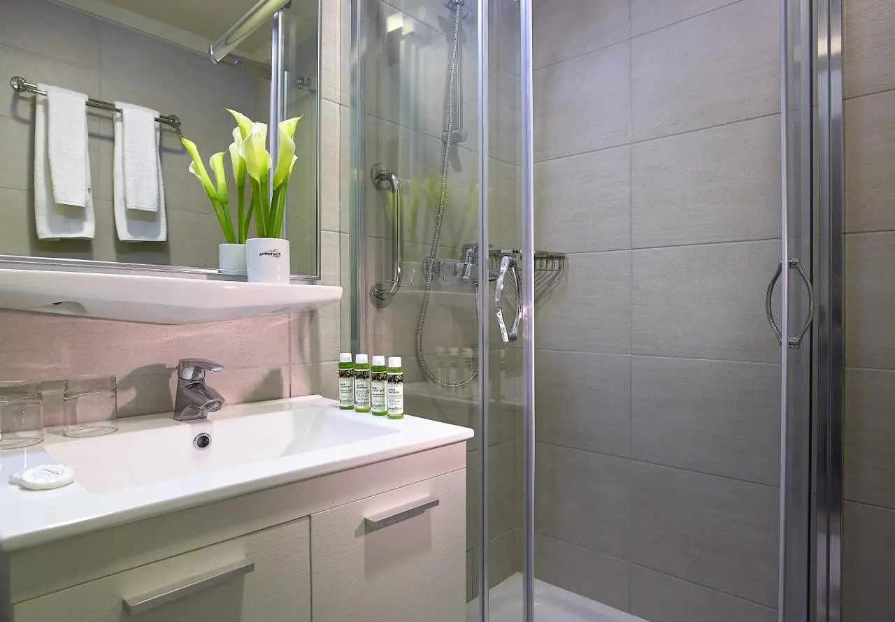 Albatros — ALBATROS HOTEL