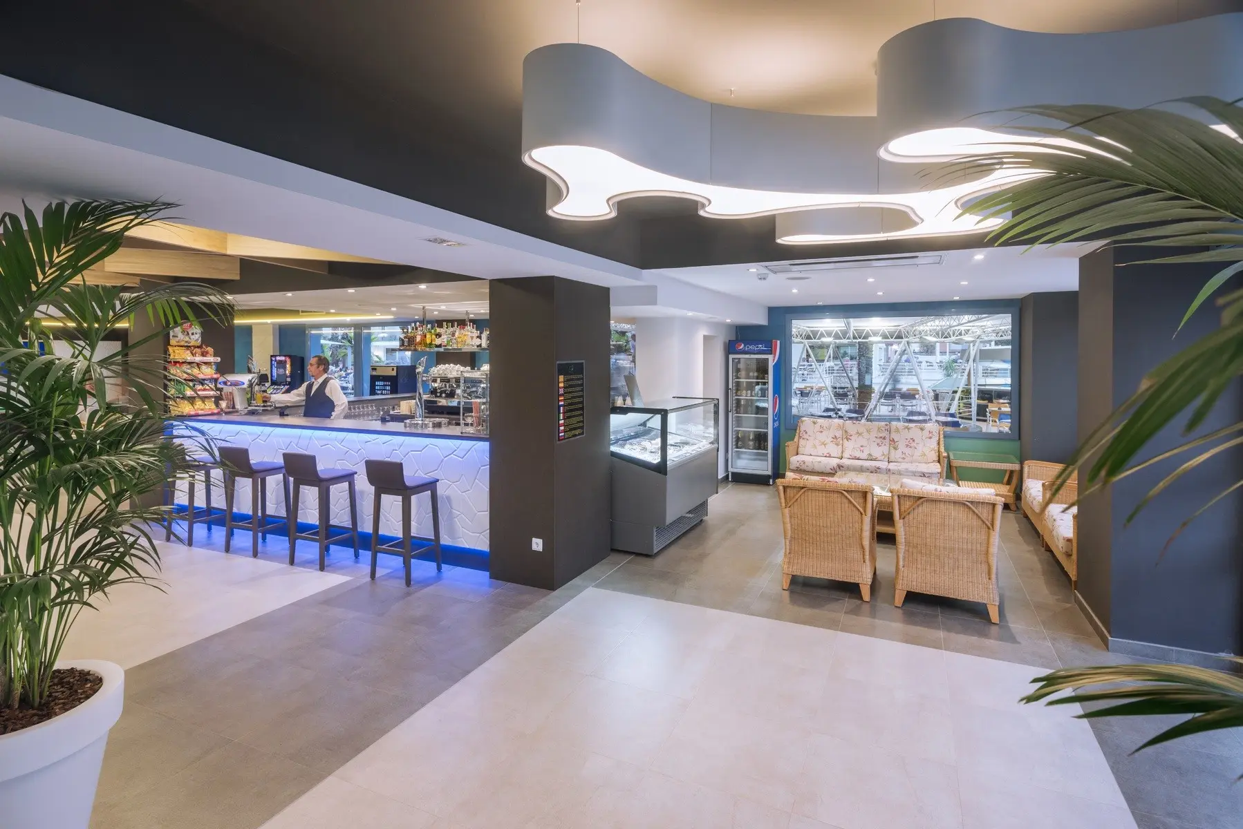 Alhambra — ALHAMBRA HOTEL