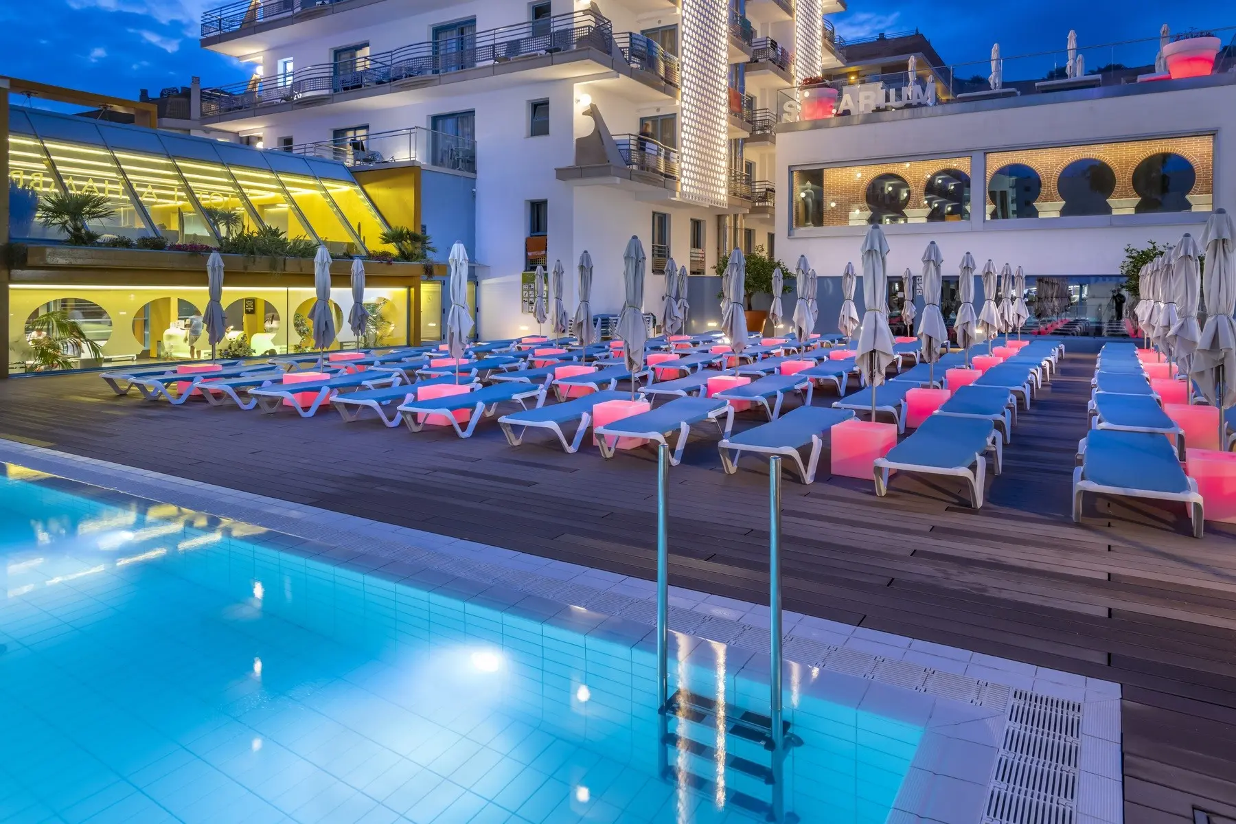 Alhambra — ALHAMBRA HOTEL