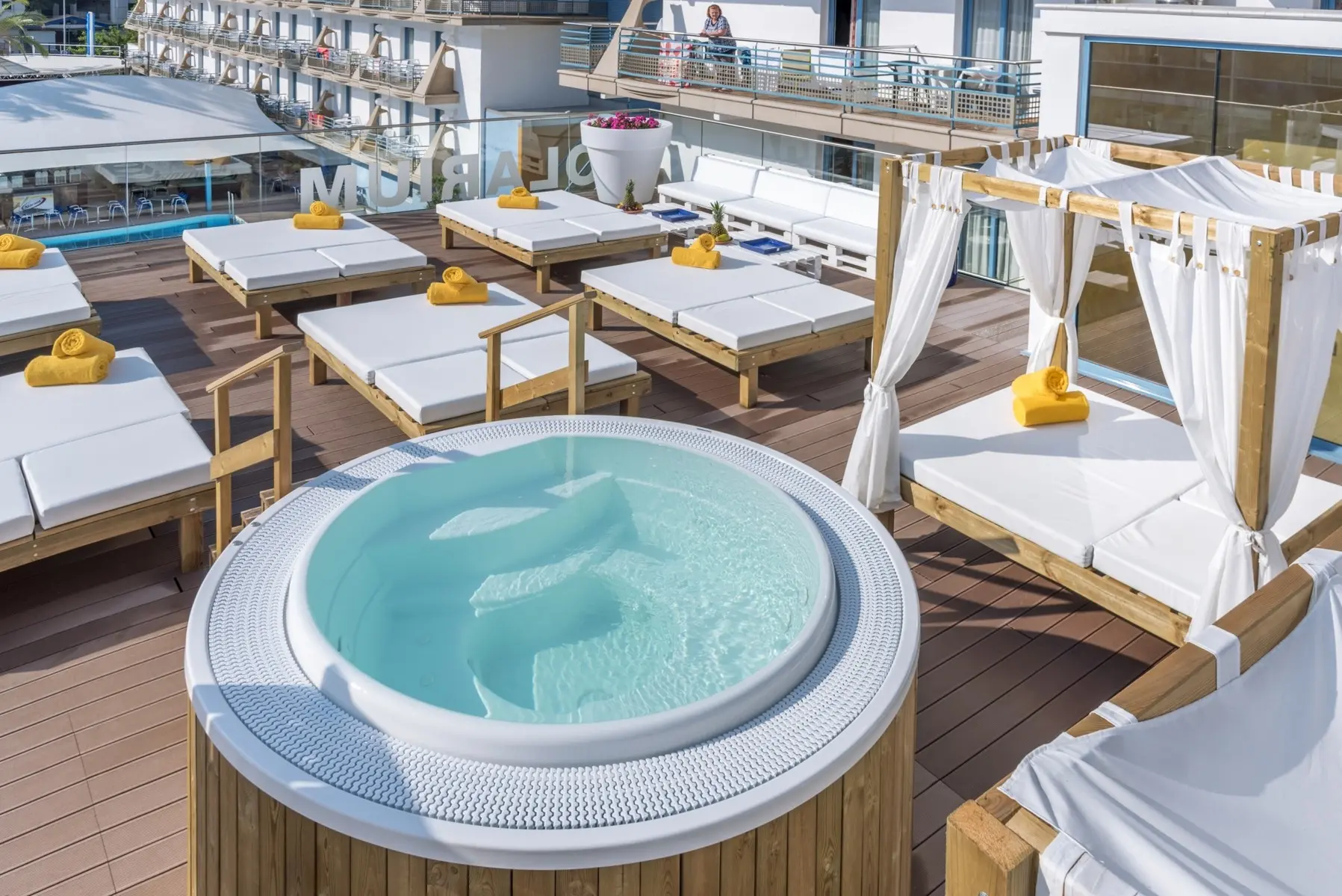 Alhambra — ALHAMBRA HOTEL