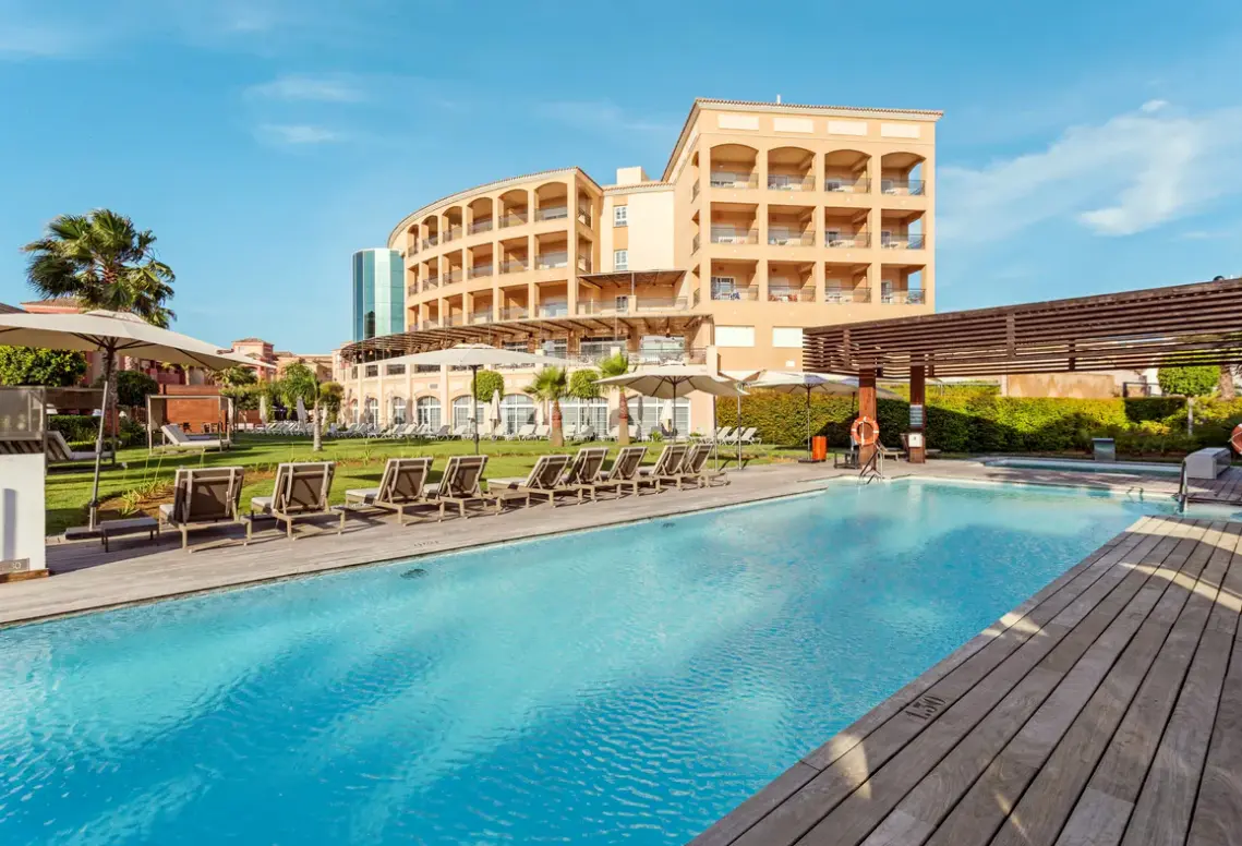 Basen w hotelu Ama Islantilla Resort